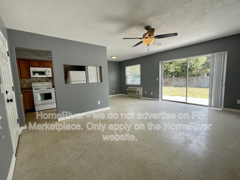 211 S Fernwood Ave - Photo 3 of 19