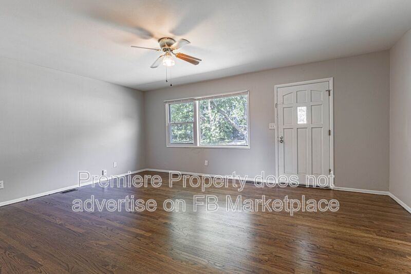 1515 N Pearl St - Photo 2 of 10