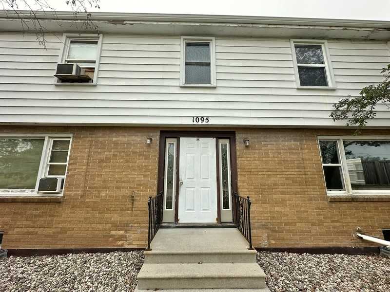 1095 Gillingham Rd - Photo 3 of 22