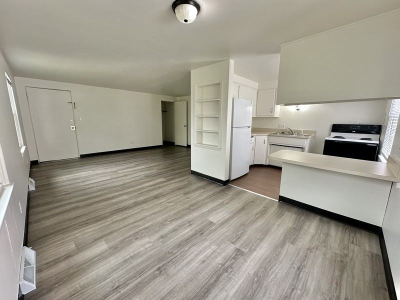 1095 Gillingham Rd - Photo 4 of 22