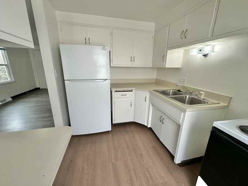1095 Gillingham Rd - Photo 7 of 22