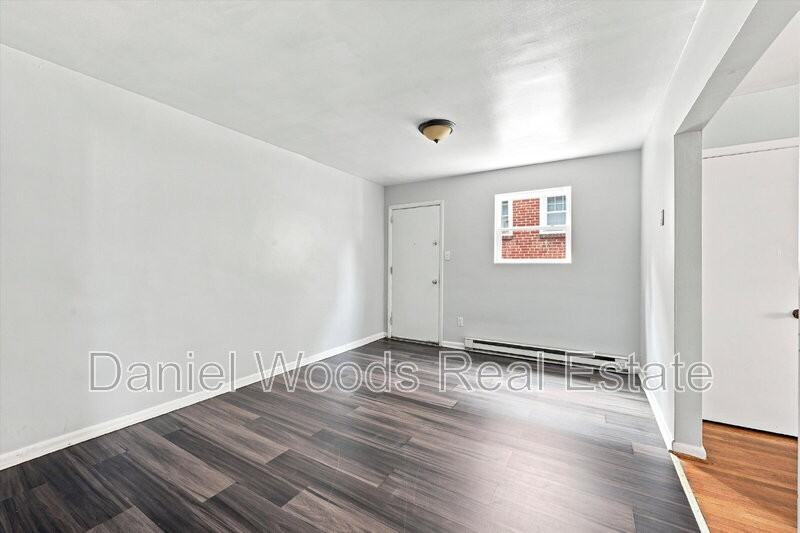 922 Booth St #A - Photo 5 of 10