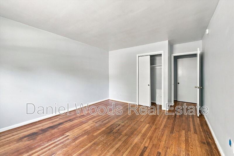 922 Booth St #A - Photo 3 of 10