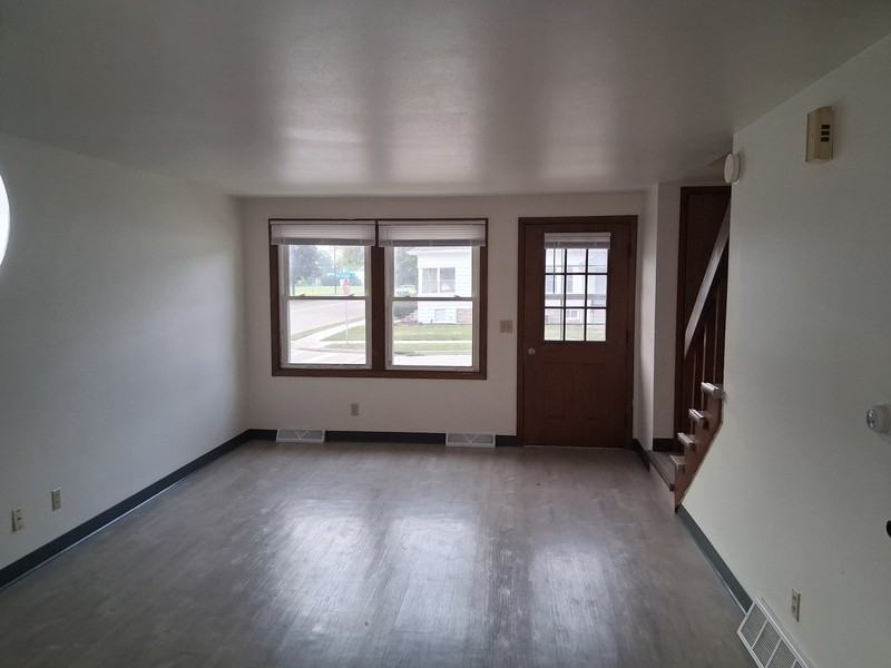 431 Michigan St - Photo 3 of 16