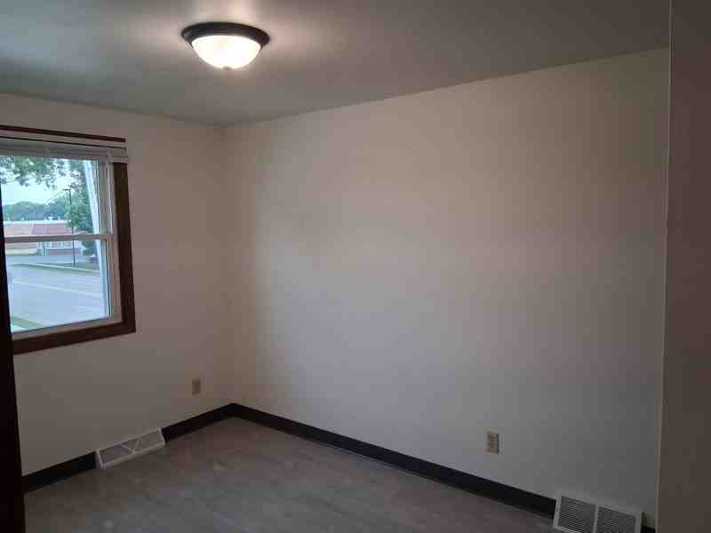 431 Michigan St - Photo 7 of 16