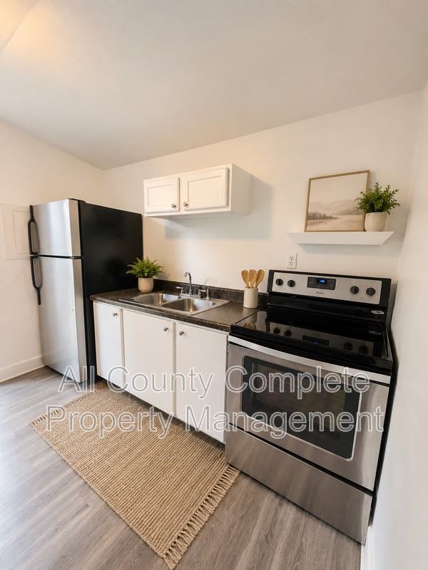 4803 Lexington Ave #B - Photo 5 of 11