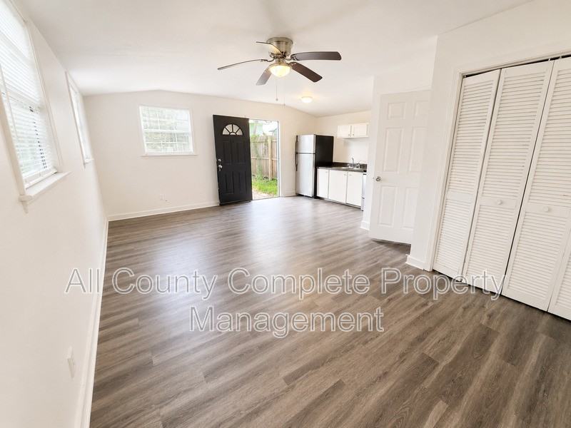 4803 Lexington Ave #B - Photo 6 of 11