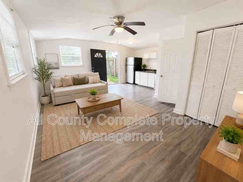 4803 Lexington Ave #B - Photo 7 of 11