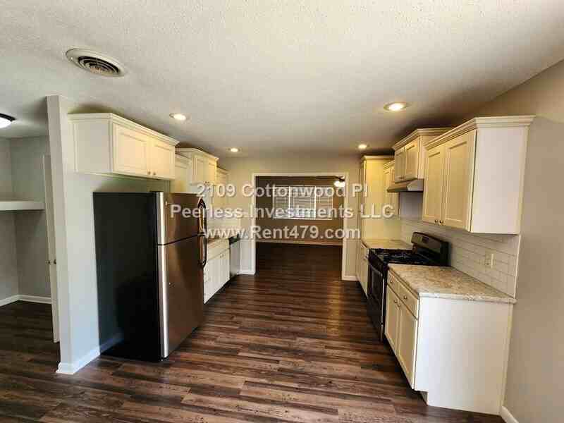 2109 Cottonwood Pl - Photo 2 of 18