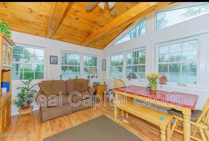 109 Locust Park - Photo 4 of 14