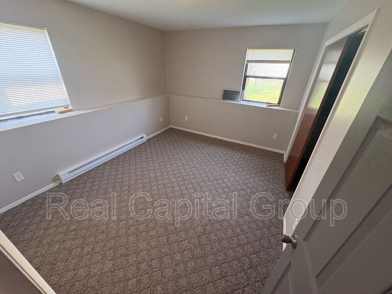 422 Spring St #FL1 - Photo 2 of 21