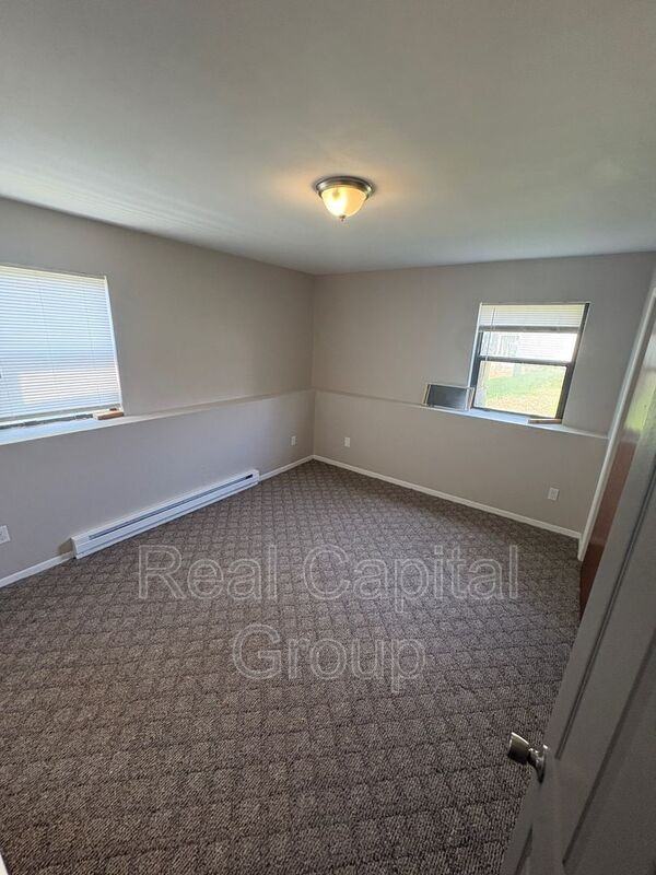 422 Spring St #FL1 - Photo 3 of 21
