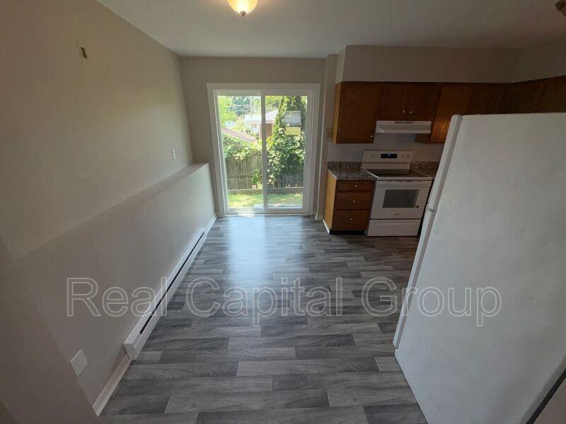 422 Spring St #FL1 - Photo 4 of 21