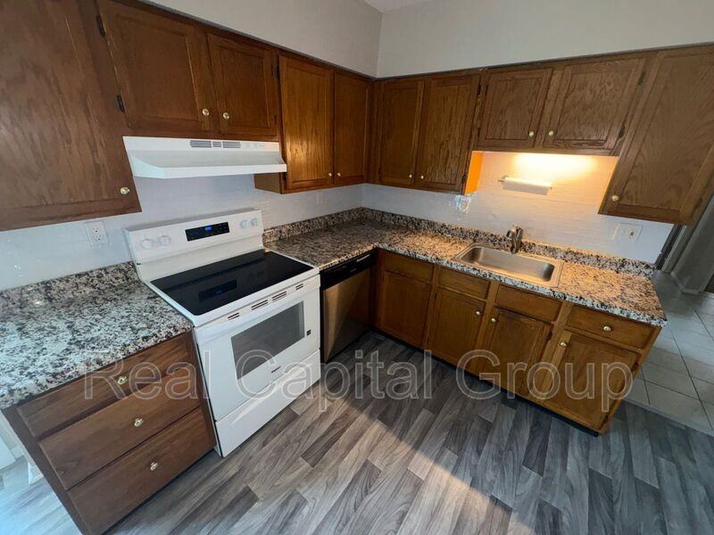 422 Spring St #FL1 - Photo 5 of 21