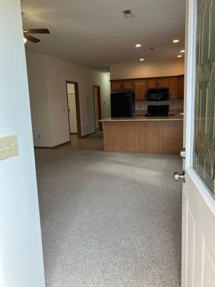 1023 Laurel Tree Ct - Photo 2 of 14