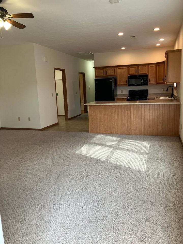 1023 Laurel Tree Ct - Photo 3 of 14