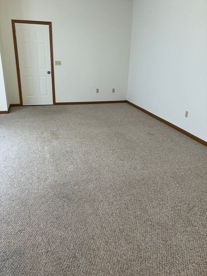 1023 Laurel Tree Ct - Photo 5 of 14