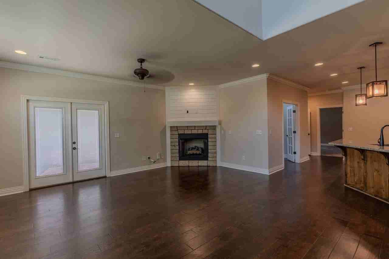 537 N Salem Rd - Photo 3 of 35