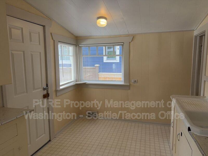 2106 42nd Ave Sw - Photo 4 of 20