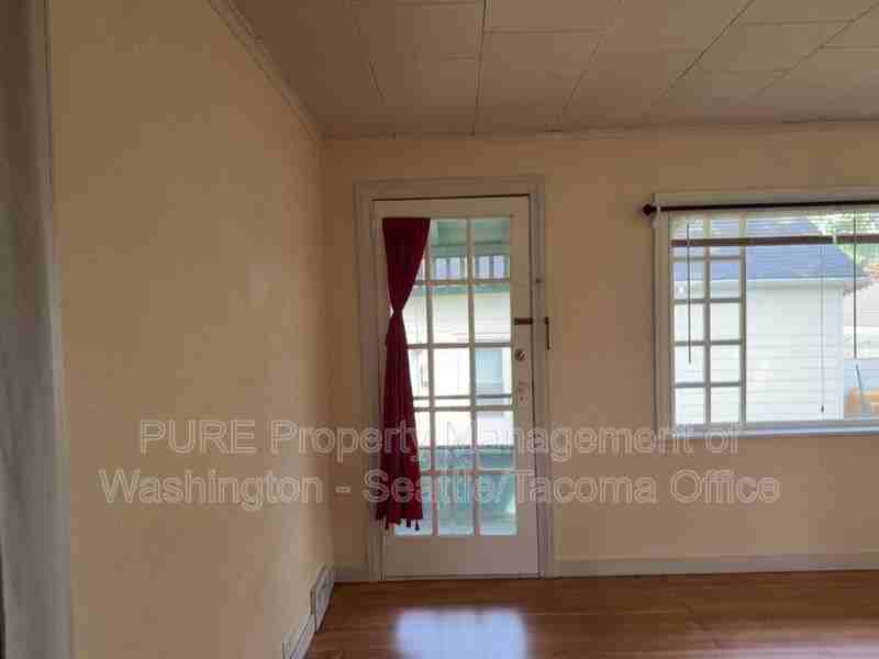 2106 42nd Ave Sw - Photo 5 of 20