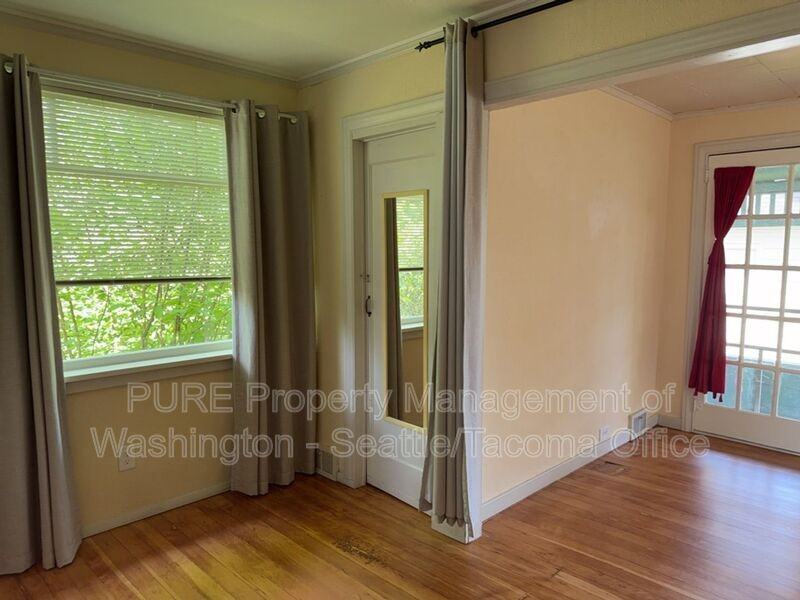 2106 42nd Ave Sw - Photo 6 of 20
