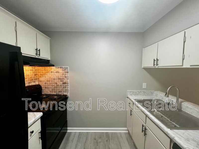 5853 - Photo 3 of 14