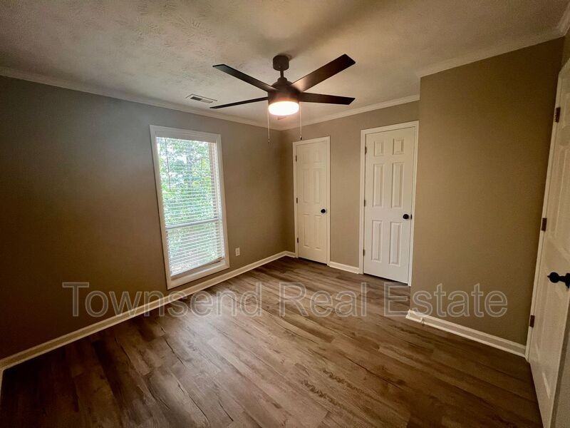 5853 - Photo 6 of 14