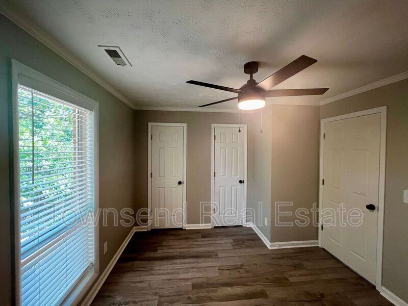 5853 - Photo 7 of 14
