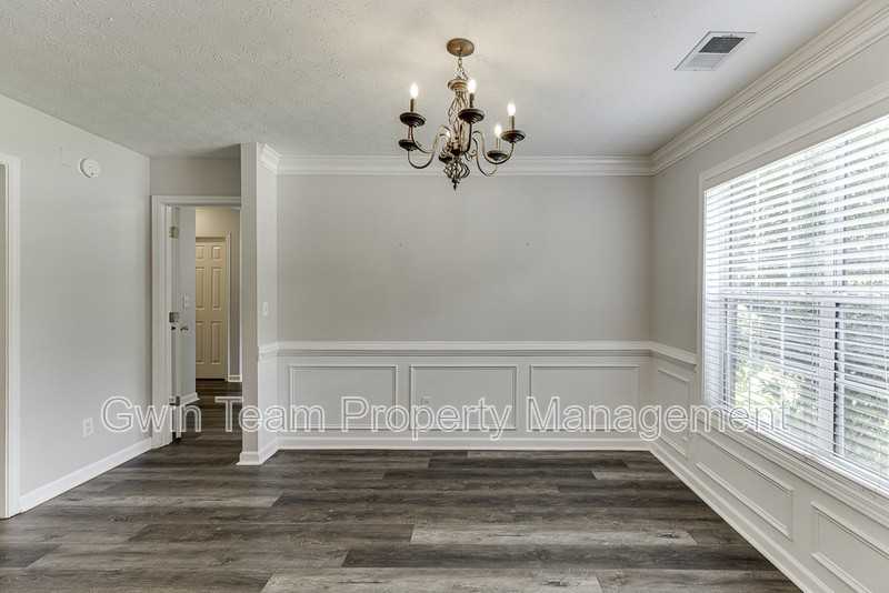 3535 Duncan Bridge Dr - Photo 4 of 43