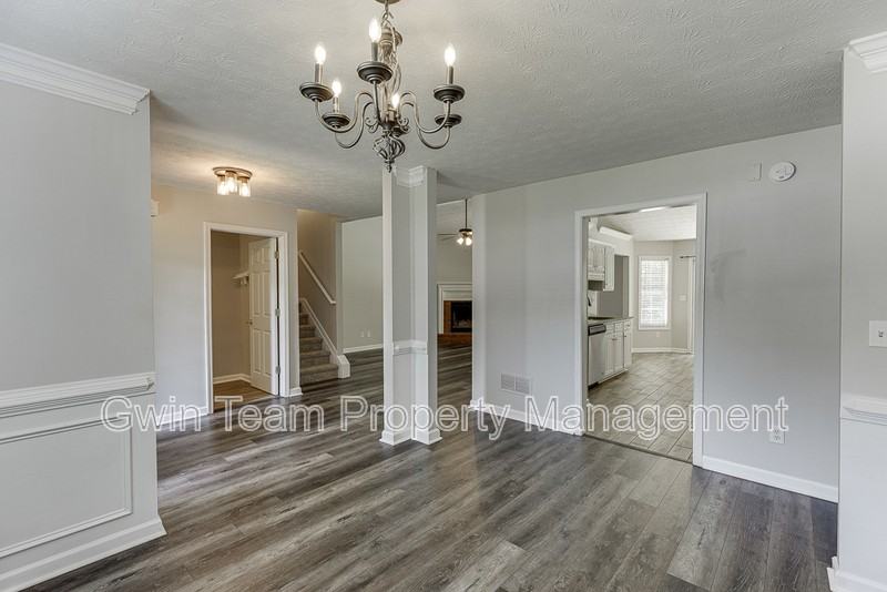 3535 Duncan Bridge Dr - Photo 5 of 43