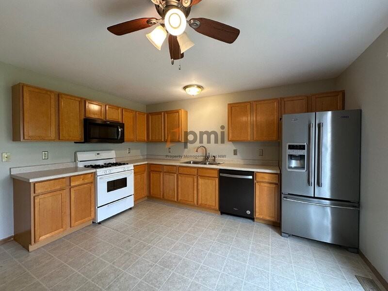 395 Plymouth Rd #C - Photo 6 of 19