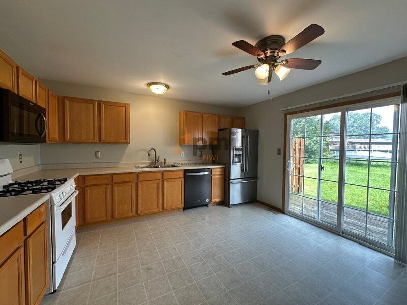 395 Plymouth Rd #C - Photo 7 of 19
