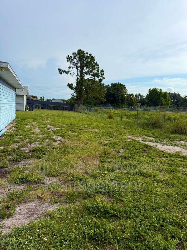 1801 Palmdale Ct - Photo 4 of 28