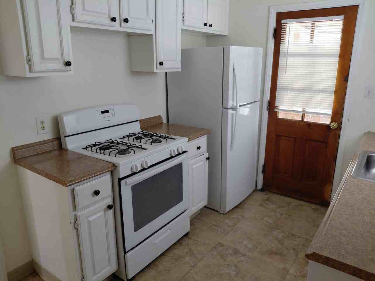 3911 Warrendale Rd - Photo 3 of 26