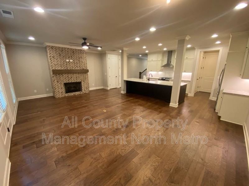 11929 Ashcroft Bnd - Photo 3 of 13