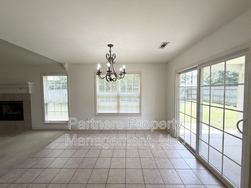 1257 Fox Run Ln - Photo 2 of 14