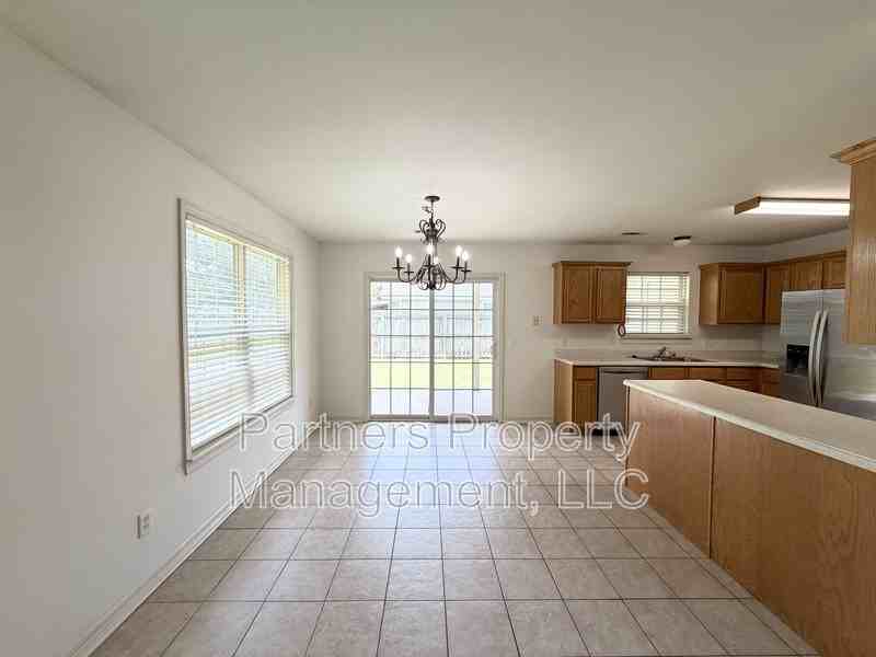 1257 Fox Run Ln - Photo 3 of 14