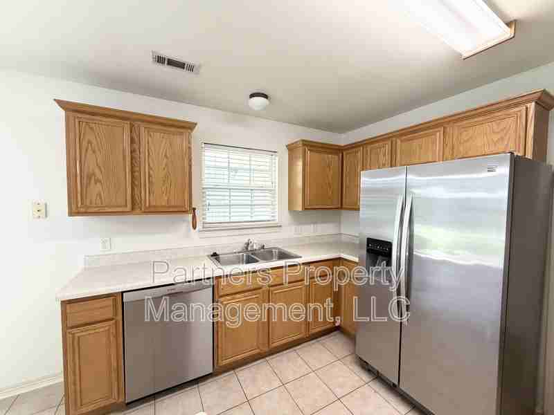1257 Fox Run Ln - Photo 5 of 14