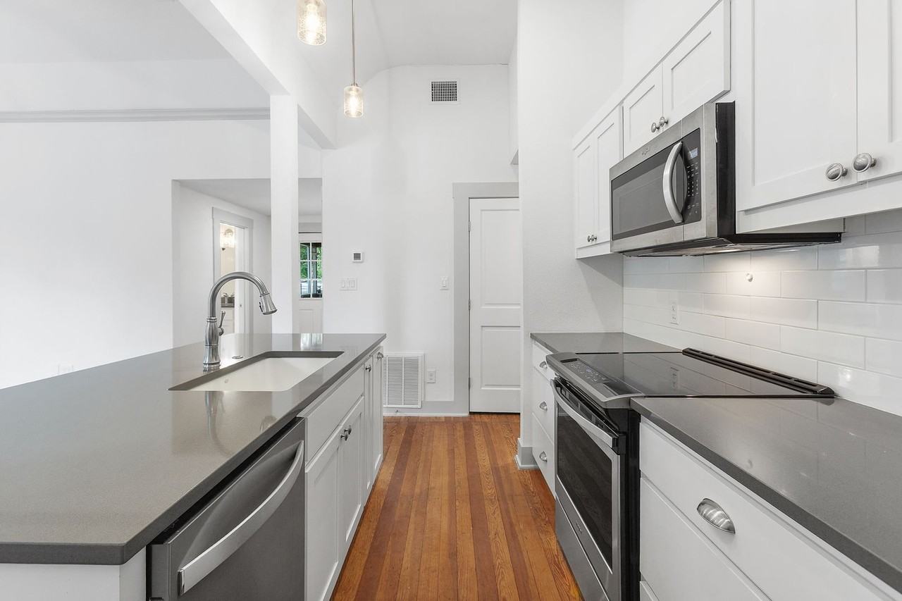 Modern Luxury in San Marcos' Premier Courtyard Community – Now Leasing! - Photo 4 of 31