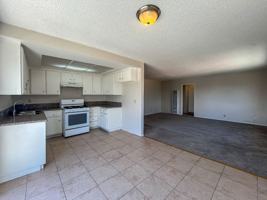 featured image of 322 W 9th St