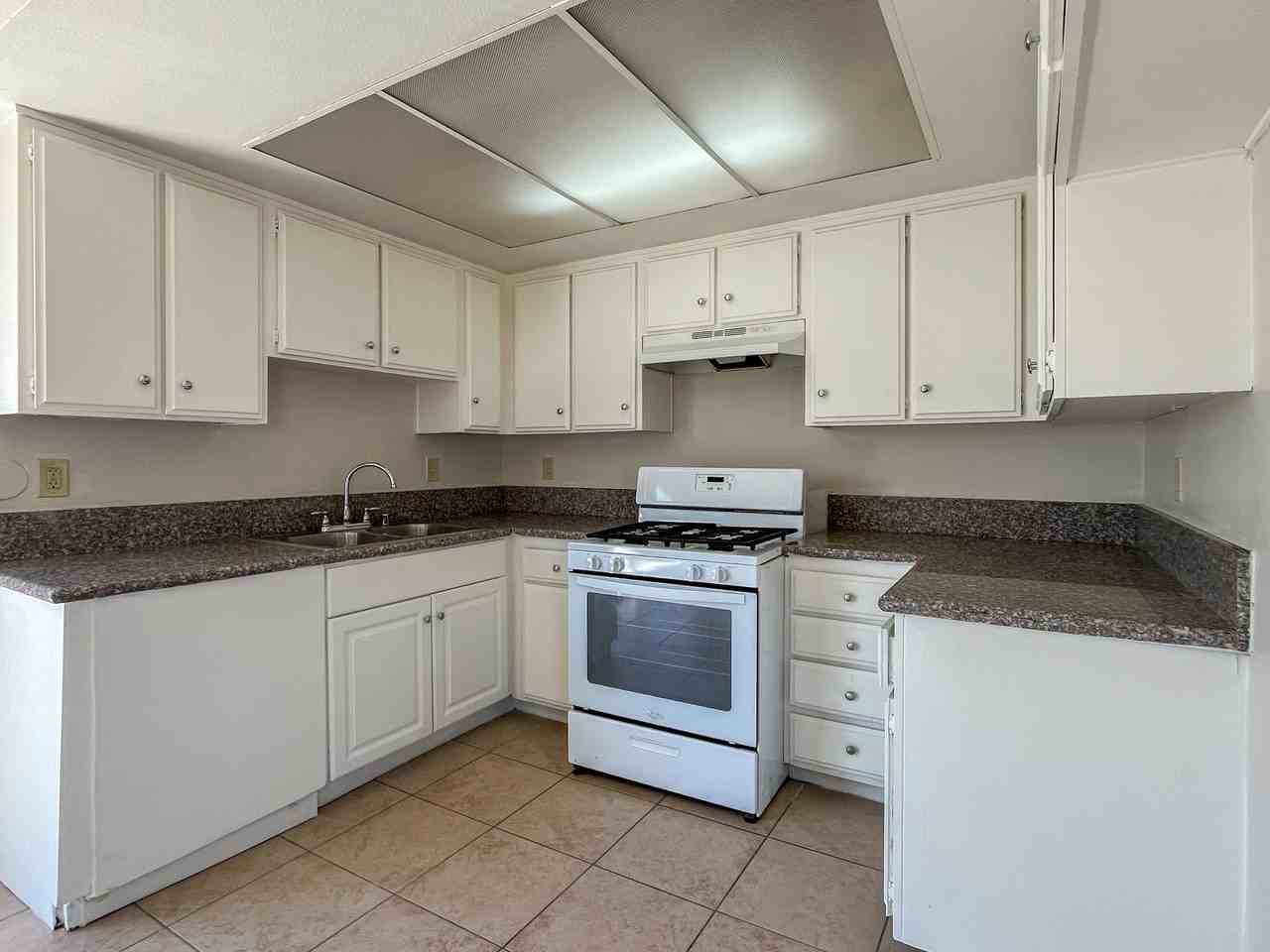 322-330 w 9th St - Photo 2 of 50