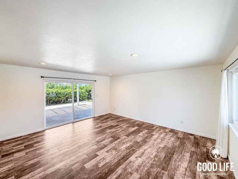 8051 San Carlos Dr - Photo 3 of 20