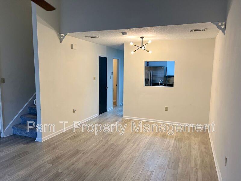 128 Fox Chase Rd - Photo 4 of 16