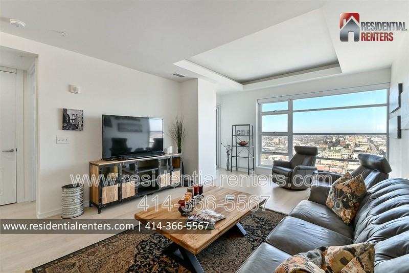 1141 N Martin L Jr Dr #2806 - Photo 2 of 31