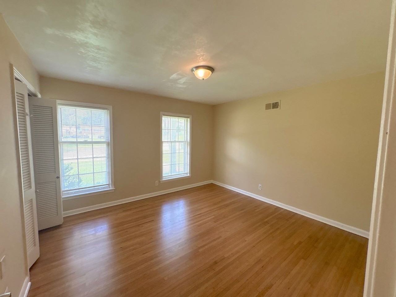 5099 Oak Meadow Ave - Photo 3 of 18
