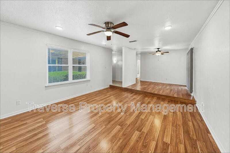 3862 Wonder Ct - Photo 4 of 26