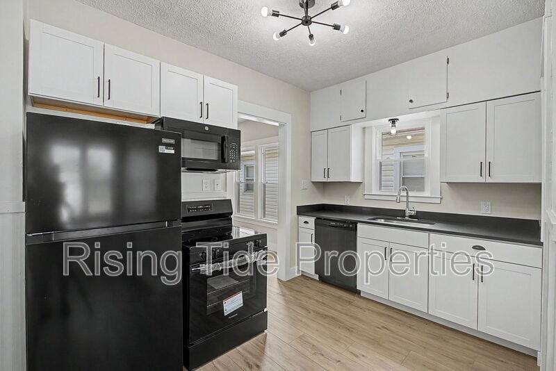 2929 Wayland Ave - Photo 4 of 24