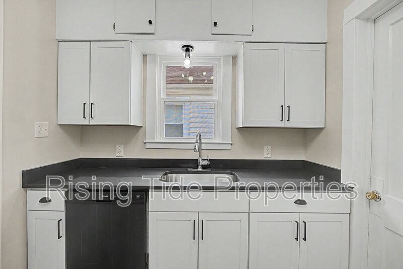 2929 Wayland Ave - Photo 6 of 24