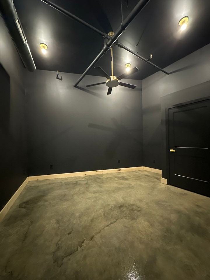 21 W Broadway #207 - Photo 3 of 5