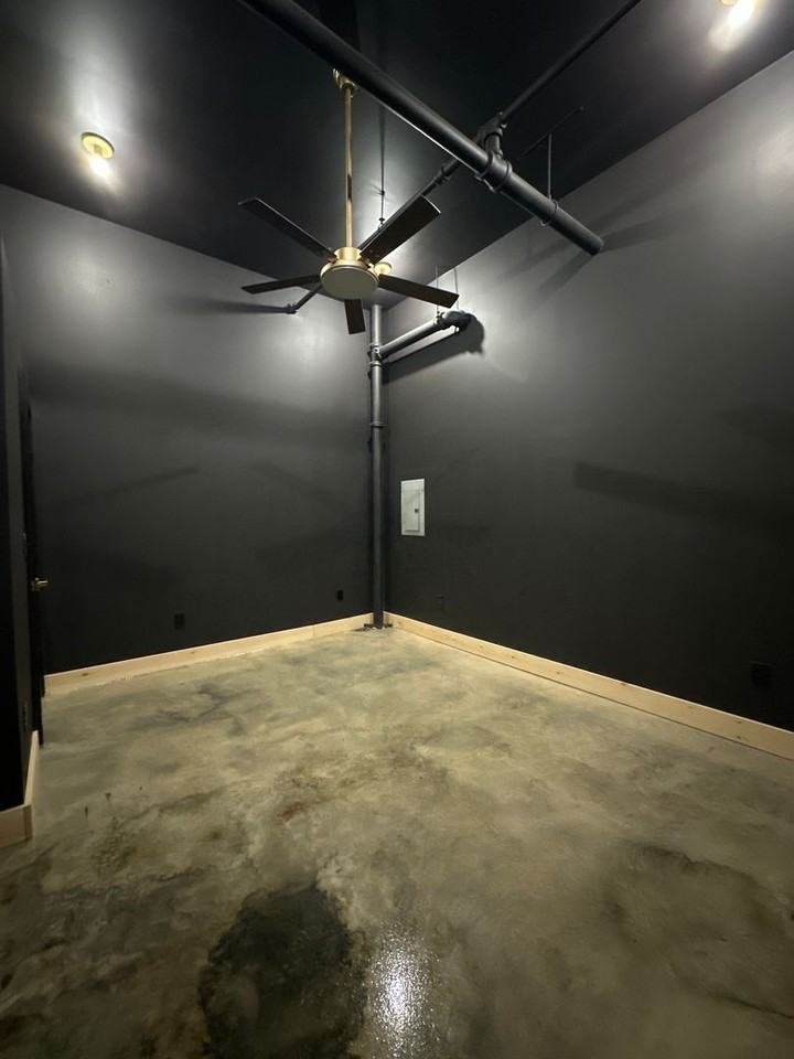 21 W Broadway #207 - Photo 4 of 5